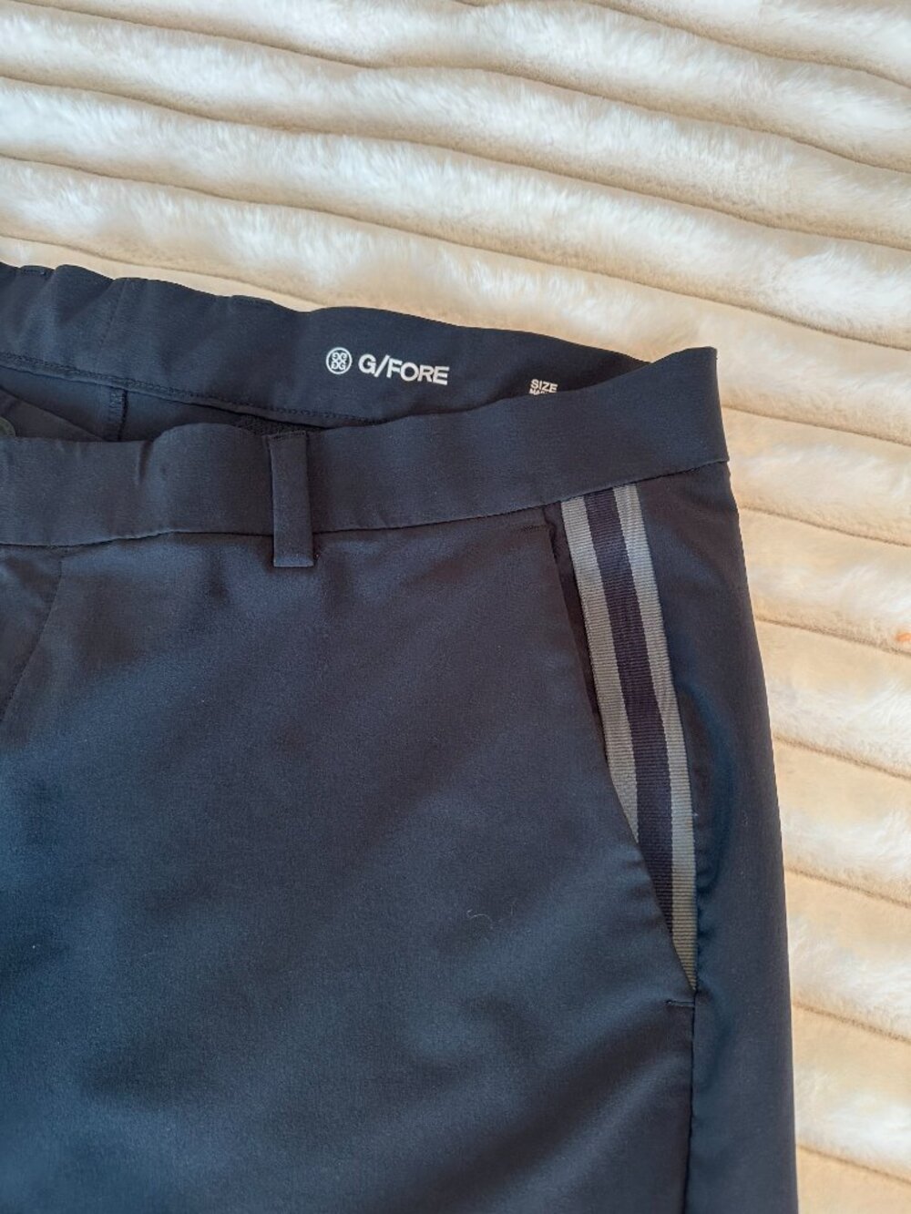 G/Fore Shorts - Picture 2 of 4